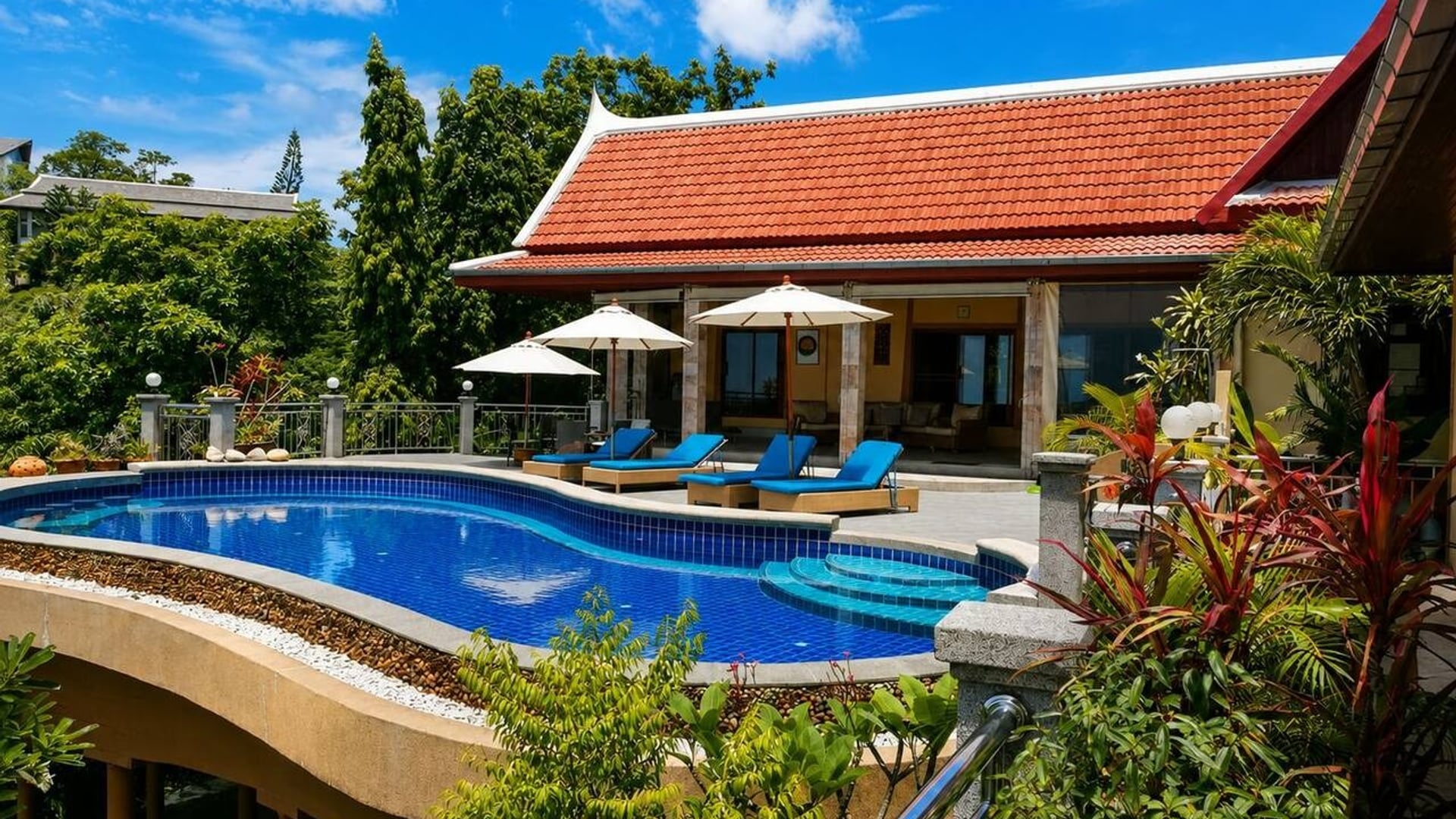 Sunrise Seaview Residence 2 BR/ Thai style villa