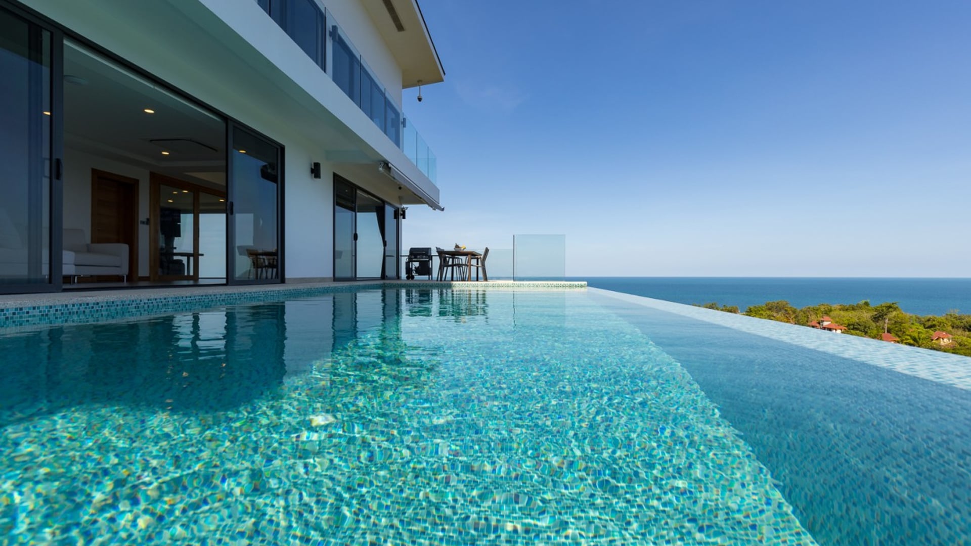 Private 5BR Luxury Villa Infinity Pool Cinema Gym